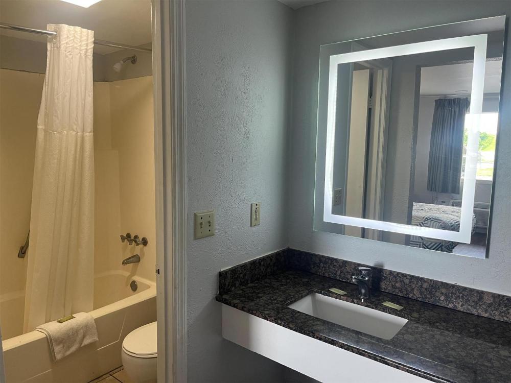 Quadruple Room - Smoking interior